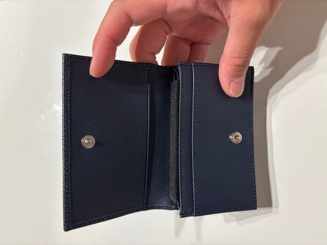 ケースビジネスロゴパスケースメンズPRADA