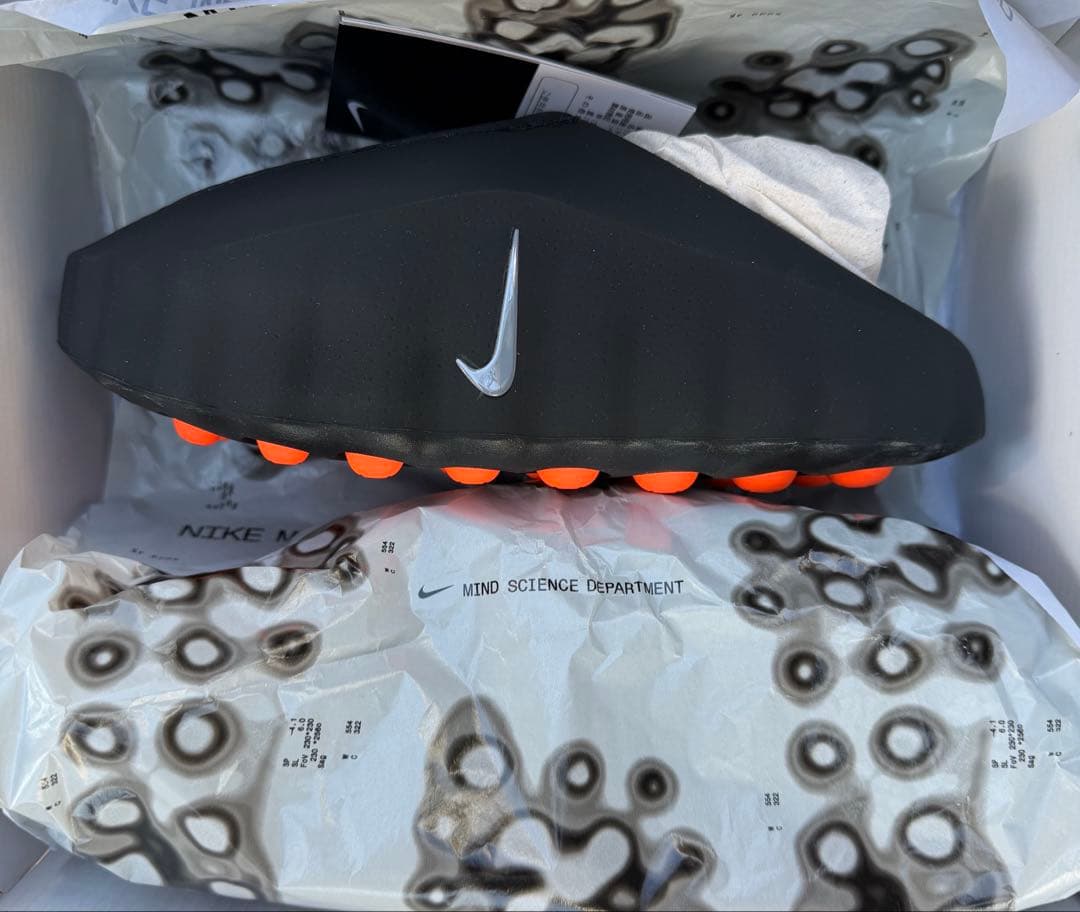 靴 Nike Women's Mind 001