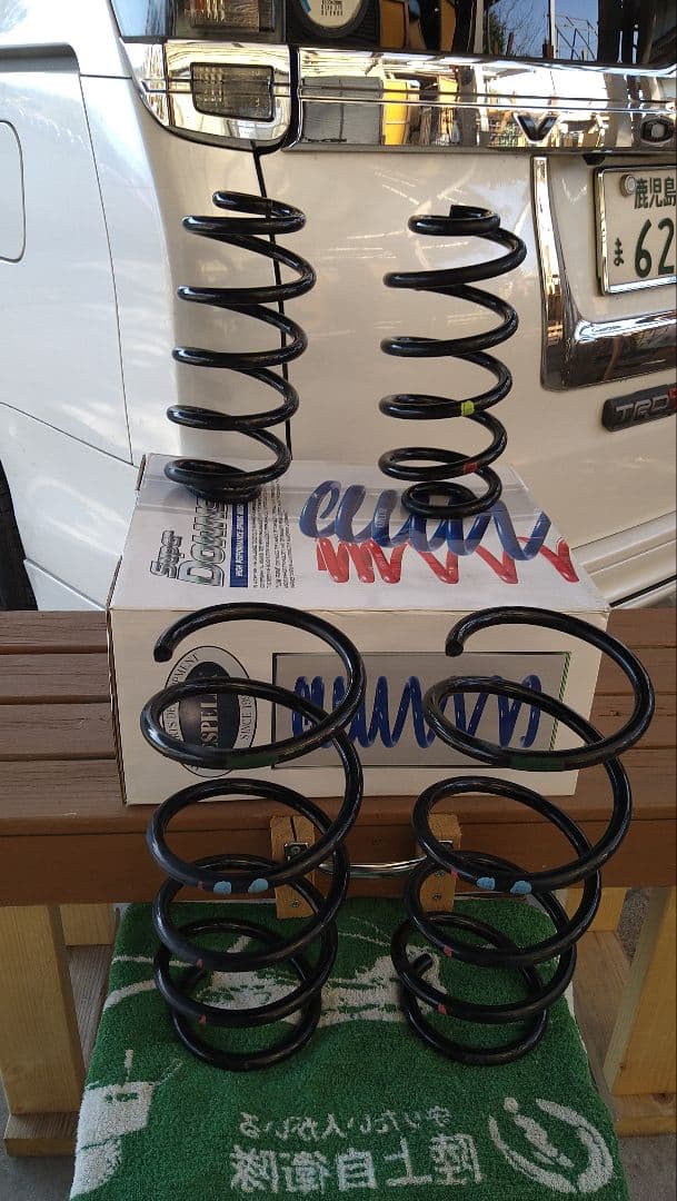 トヨタ純正サスペンション80系ノア　ヴォクシー 4本セット（ノーマルスプリング）
