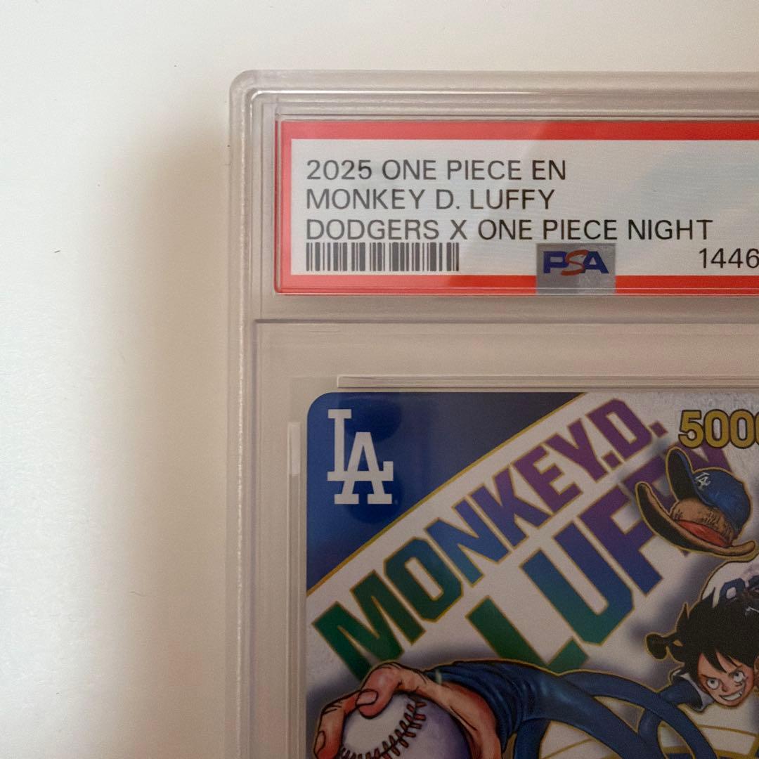 ドジャースルフィ PSA9 ワンピースカード