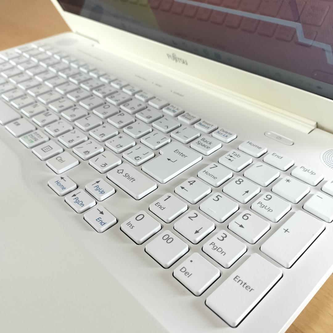 ノートPC Windows11 Core i7 SSD メモリ16GB 富士通