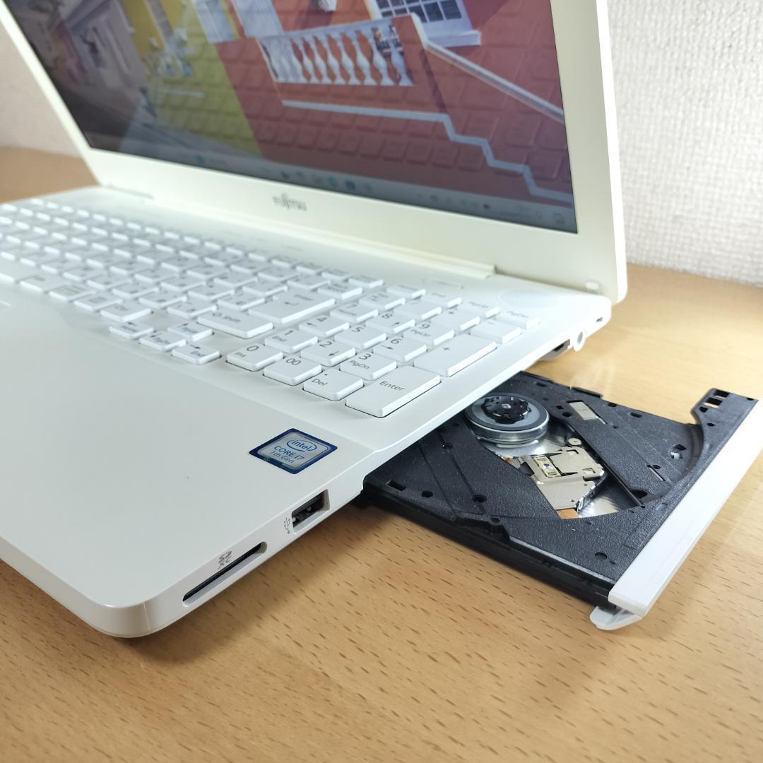 ノートPC Windows11 Core i7 SSD メモリ16GB 富士通