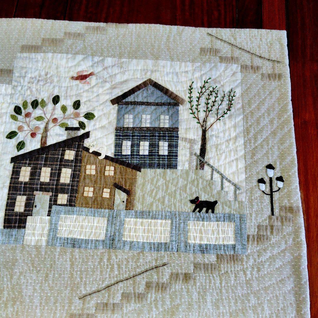 ハウスのパッチワークタペストリー【73】ミステリーキルト①③