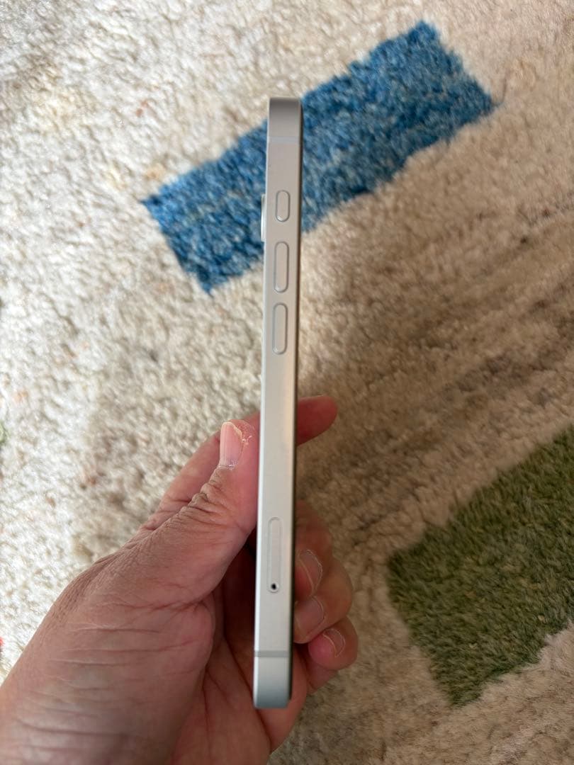 iPhone 16e 128GB ホワイト バッテリー100% ROOT CO