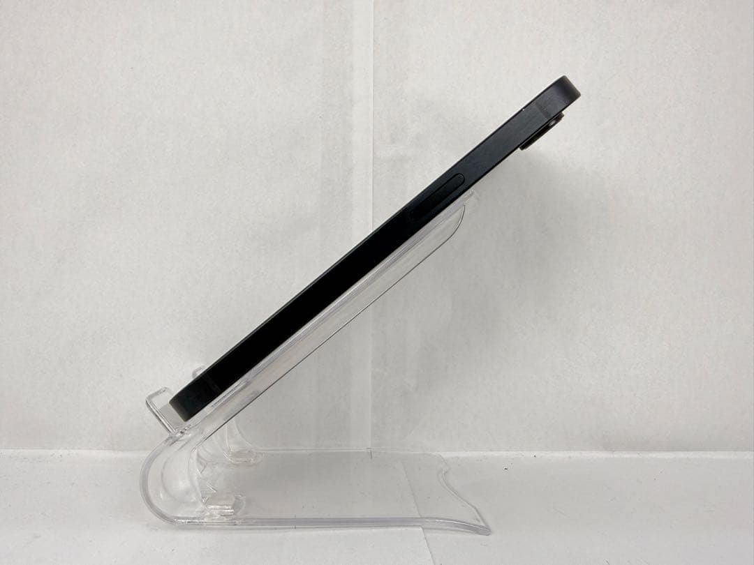 iPhone16e 128GB ブラック　海外版　SIMフリー　care+あり