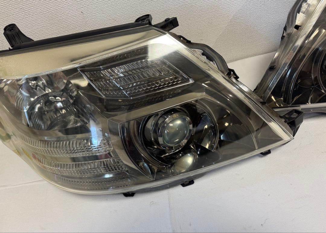 送料込 トヨタ アルファード10系 後期 純正 HID ヘッドライト 左右セット