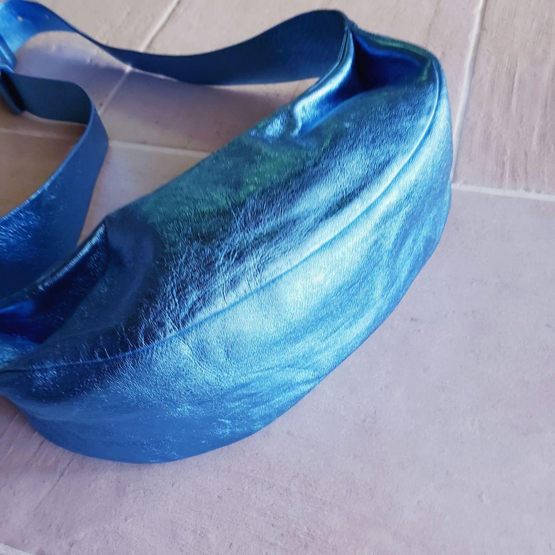 ★美品★　COS　コス　LEATHER　CROSSBODY BAG　ボディバッグ