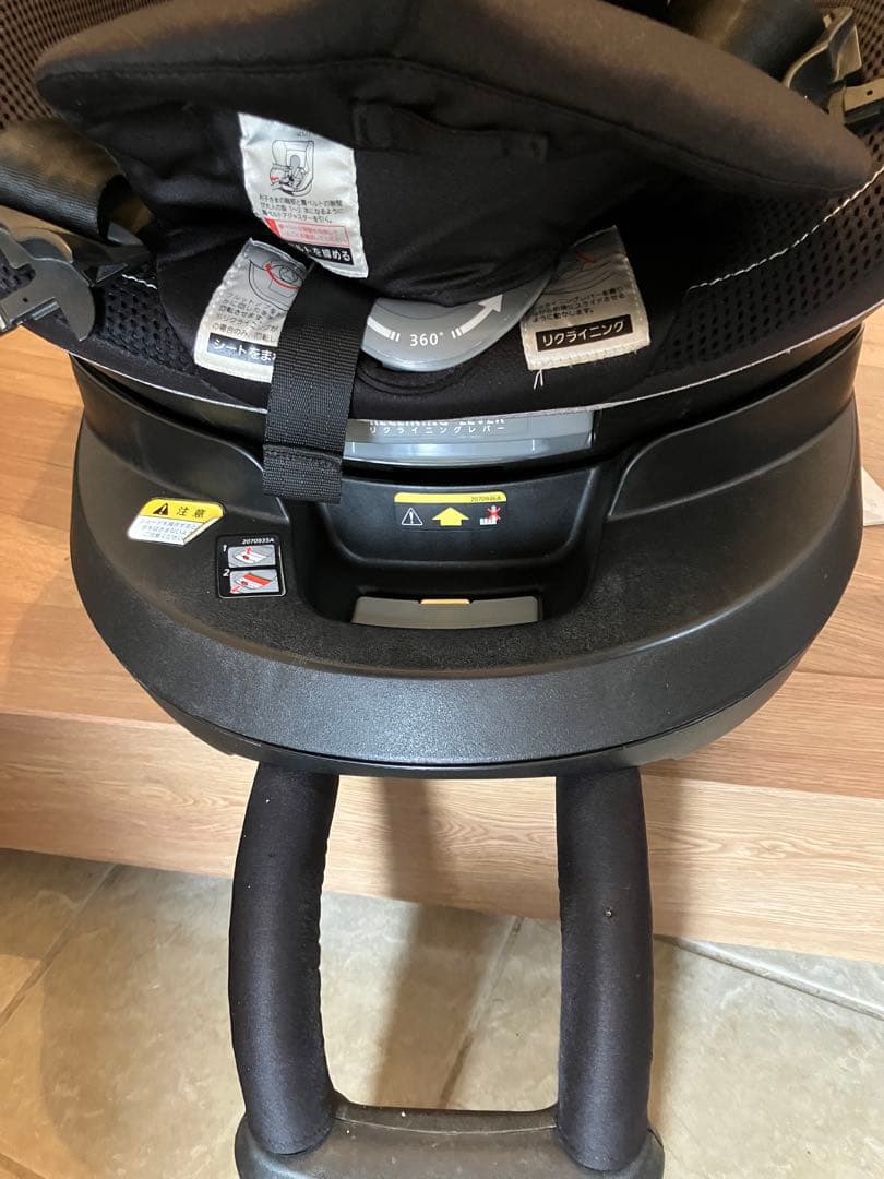 AILEBEBE エールべべ　チャイルドシート　KURUTTO4i　良品