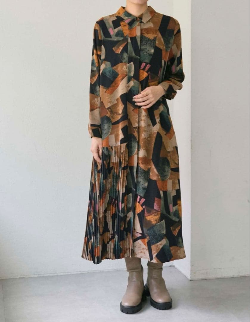 ear PAPILLONNER(イア パピヨネ) 襟付きプリーツワンピ