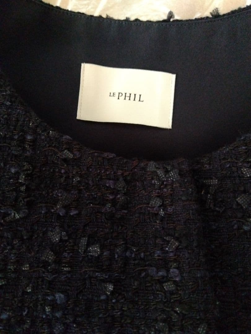 ル フィル ティアードデザイン ネイビー ノースリーブベスト