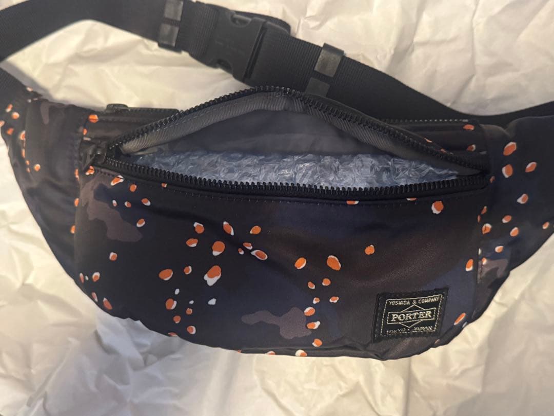 PORTER ボディバッグ 黒・オレンジ斑点