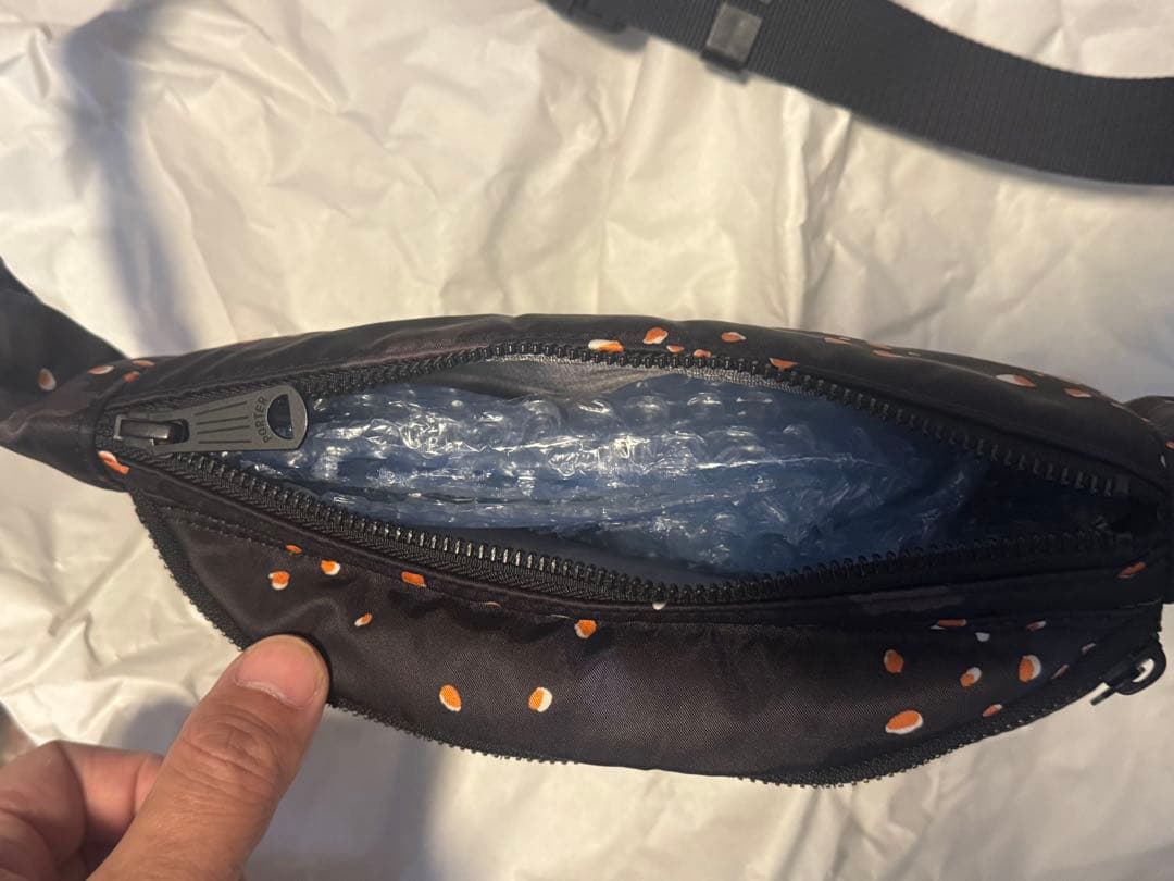 PORTER ボディバッグ 黒・オレンジ斑点