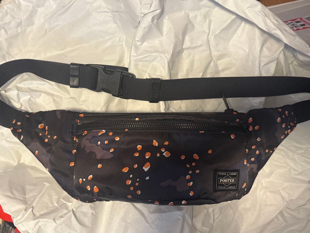PORTER ボディバッグ 黒・オレンジ斑点