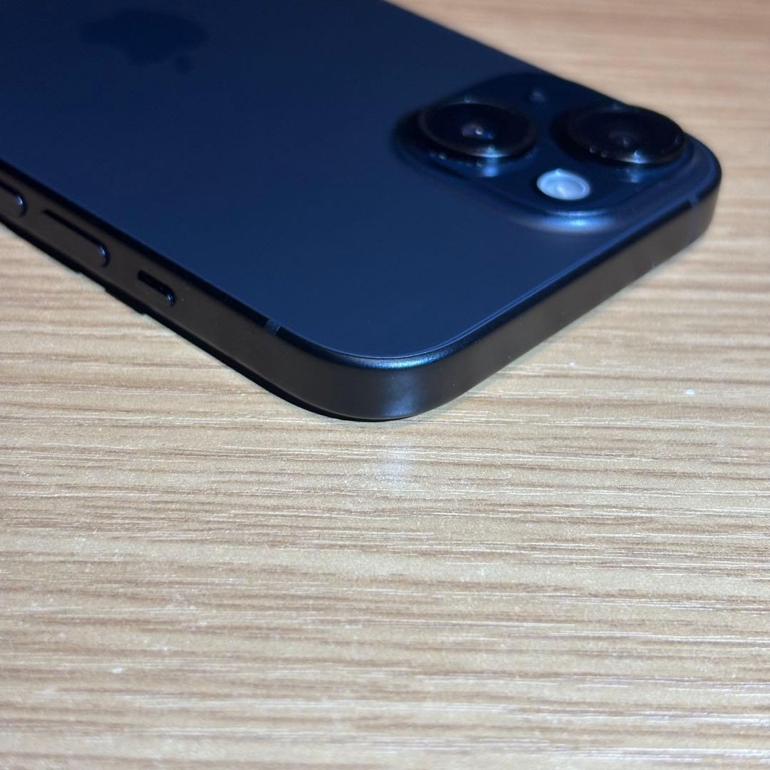 Apple iPhone 15 128GB SIMフリー版 スペースグレー 美品