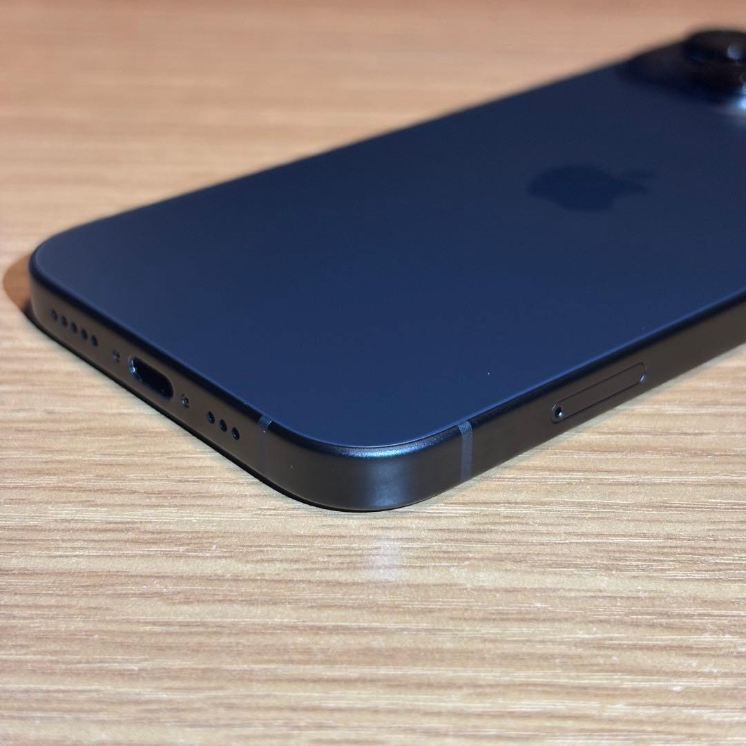Apple iPhone 15 128GB SIMフリー版 スペースグレー 美品