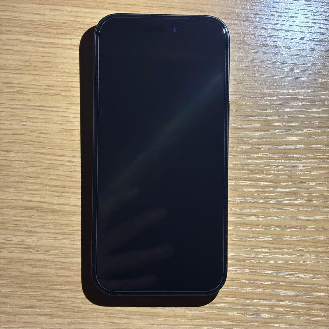 Apple iPhone 15 128GB SIMフリー版 スペースグレー 美品