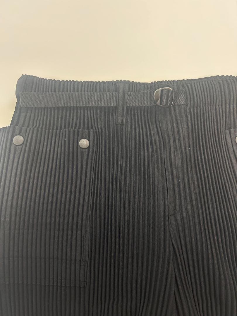 HOMME PLISSE ISSEY MIYAKEショートパンツ ベルト付き