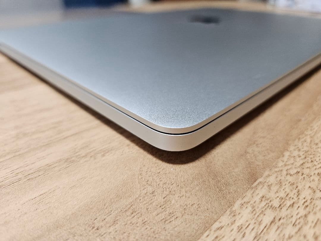 【極美品・おまけ付】MacBook Pro (16-inch, 2019)