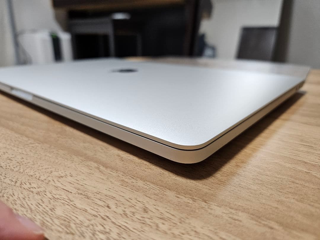 【極美品・おまけ付】MacBook Pro (16-inch, 2019)