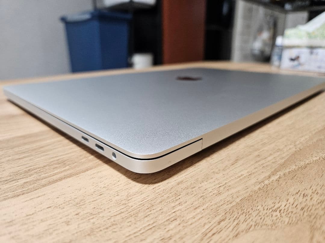 【極美品・おまけ付】MacBook Pro (16-inch, 2019)