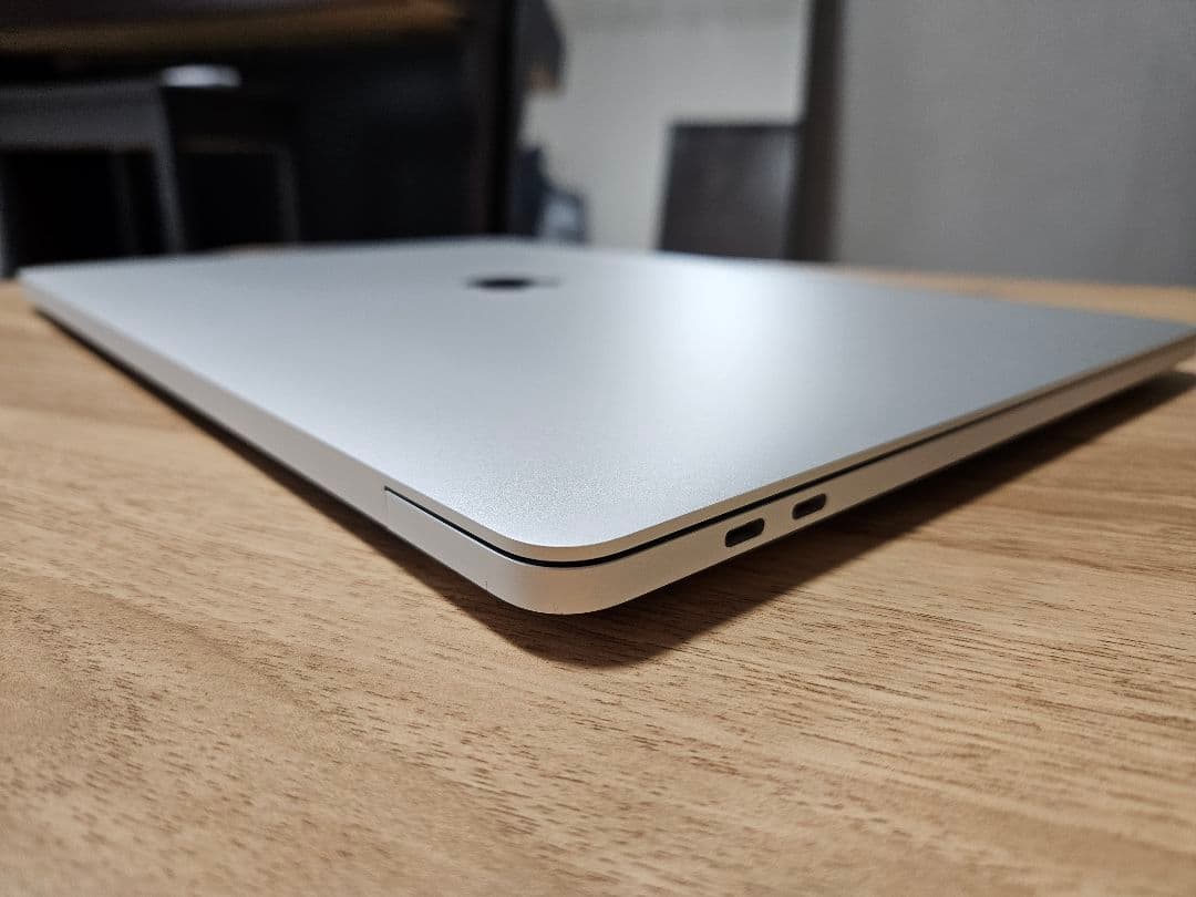 【極美品・おまけ付】MacBook Pro (16-inch, 2019)