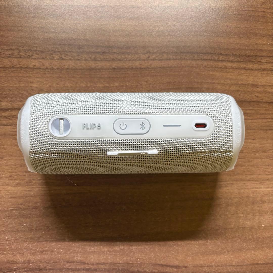 JBL FLIP6 ホワイト　ワイヤレススピーカー