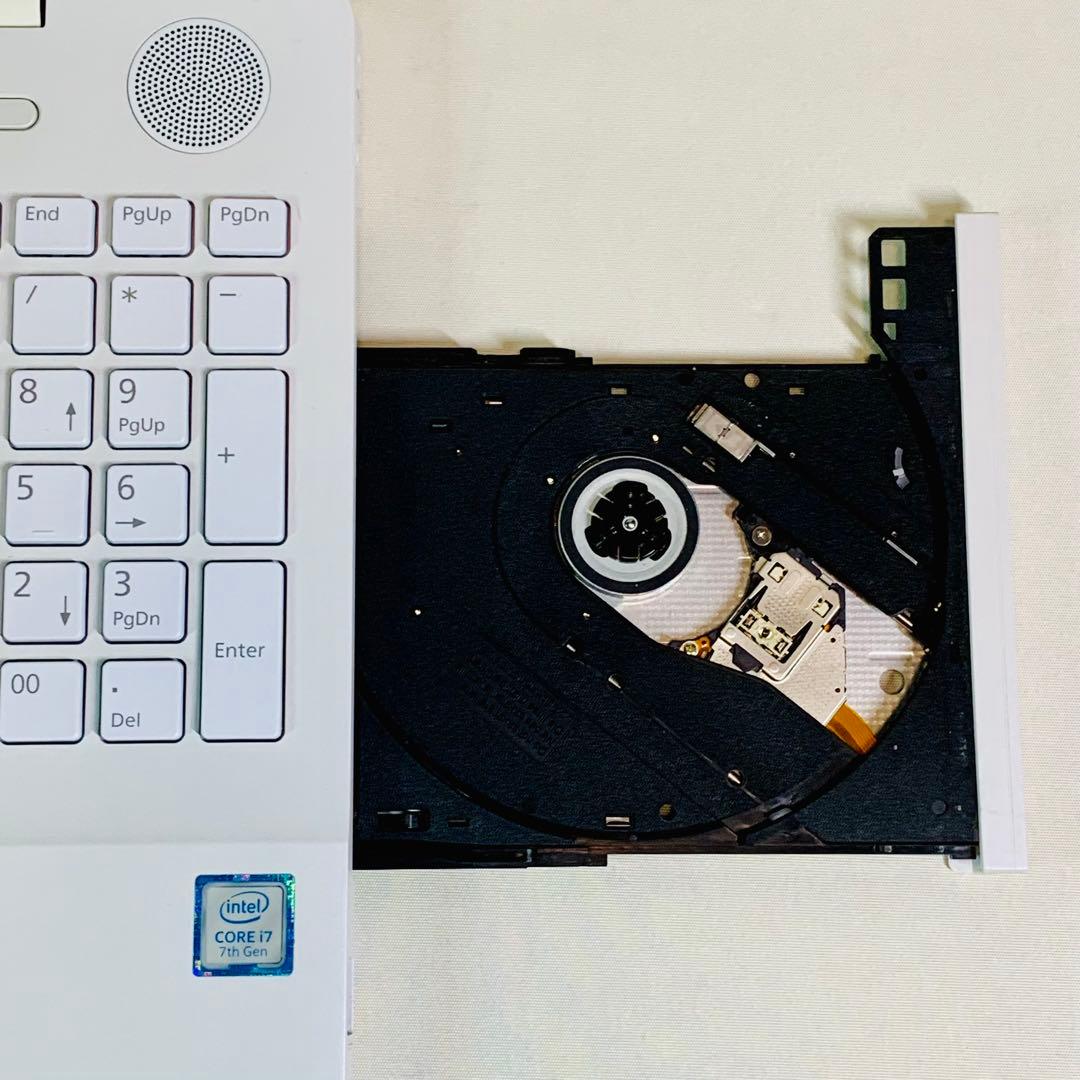 Core i7✨SSD1TB✨32GB✨カメラ✨オフィス✨富士通✨ノートパソコン