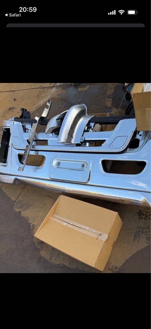 ファイブスターギガ　フロントグリル