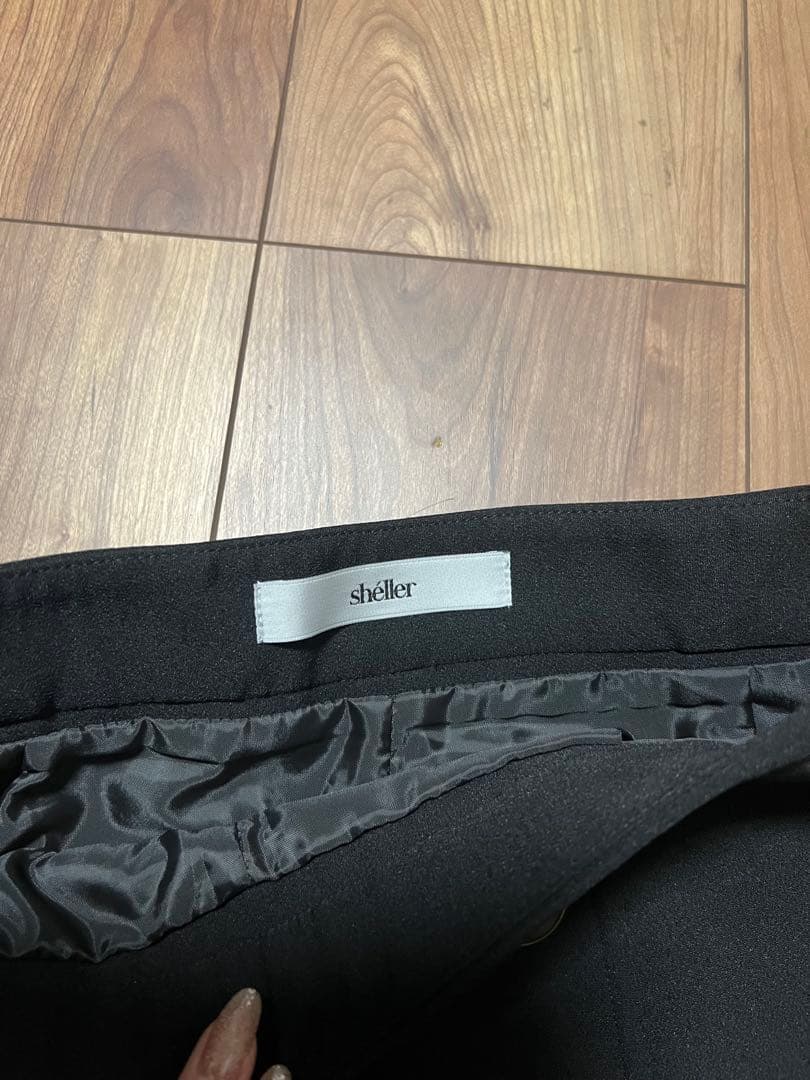 sheller シェリエ　美品　ボタン付き黒ショートパンツ