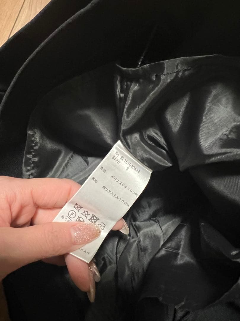 sheller シェリエ　美品　ボタン付き黒ショートパンツ