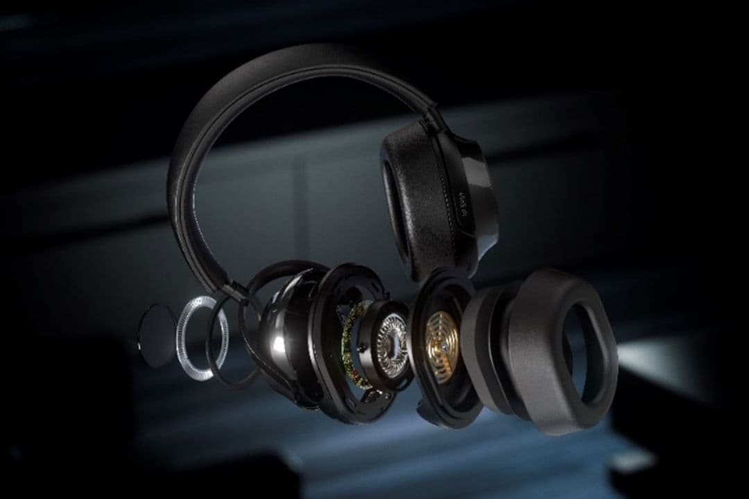 LEXUS マークレビンソンのワイヤレスヘッドホン＆LEXUSノベルティ