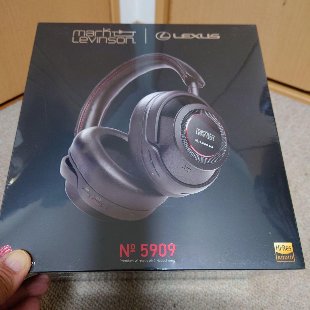 LEXUS マークレビンソンのワイヤレスヘッドホン＆LEXUSノベルティ
