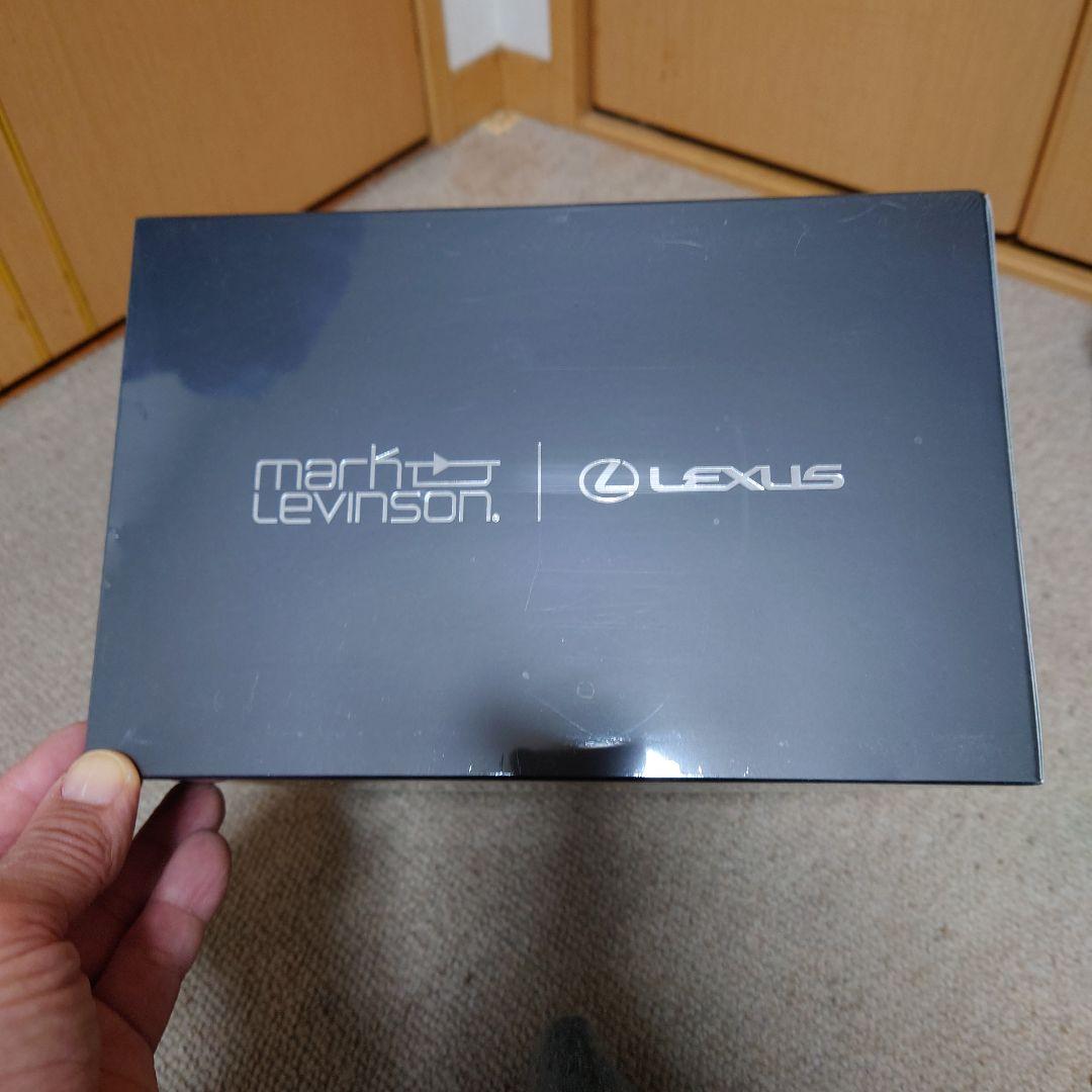 LEXUS マークレビンソンのワイヤレスヘッドホン＆LEXUSノベルティ