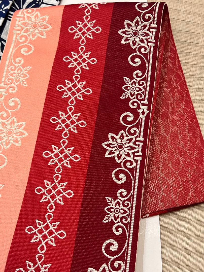 白地に藍色　綿麻浴衣