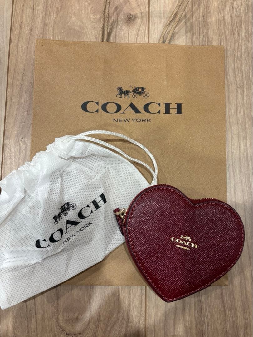 COACH ボルドー ハート型ケース
