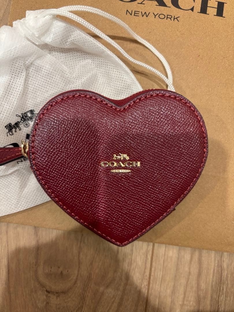 COACH ボルドー ハート型ケース