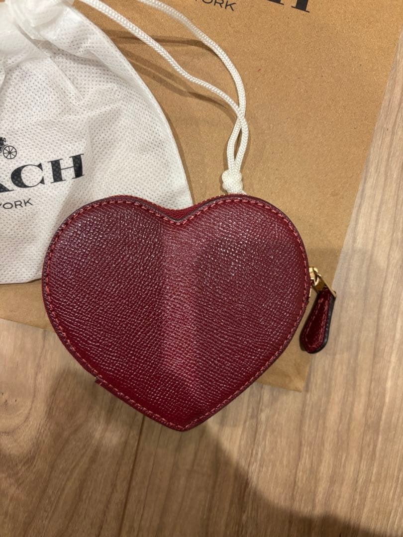 COACH ボルドー ハート型ケース
