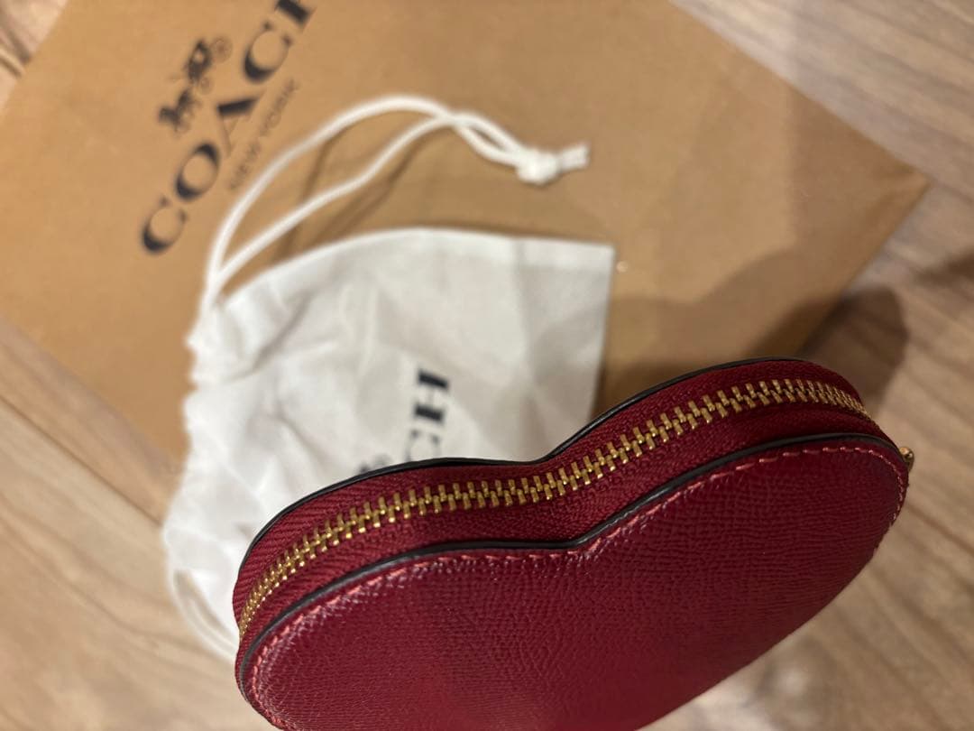 COACH ボルドー ハート型ケース