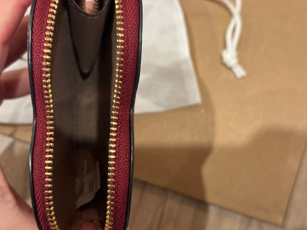 COACH ボルドー ハート型ケース