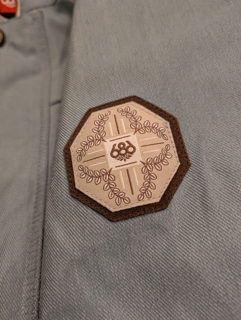 686スノボウェア