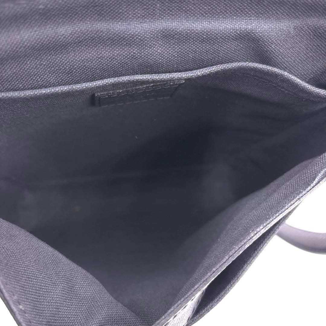 極美品　ルイヴィトン　タイガ ルカ ショルダーバッグ 25071401