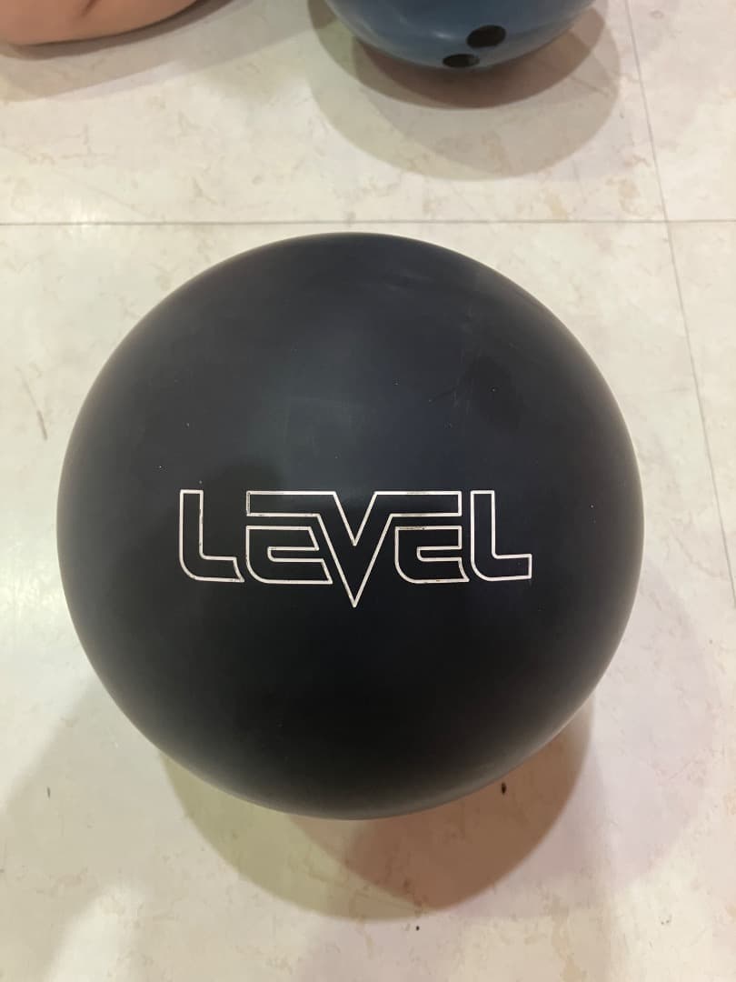 【ラニさん専用】LEVEL ボウリングボール　１５ポンド