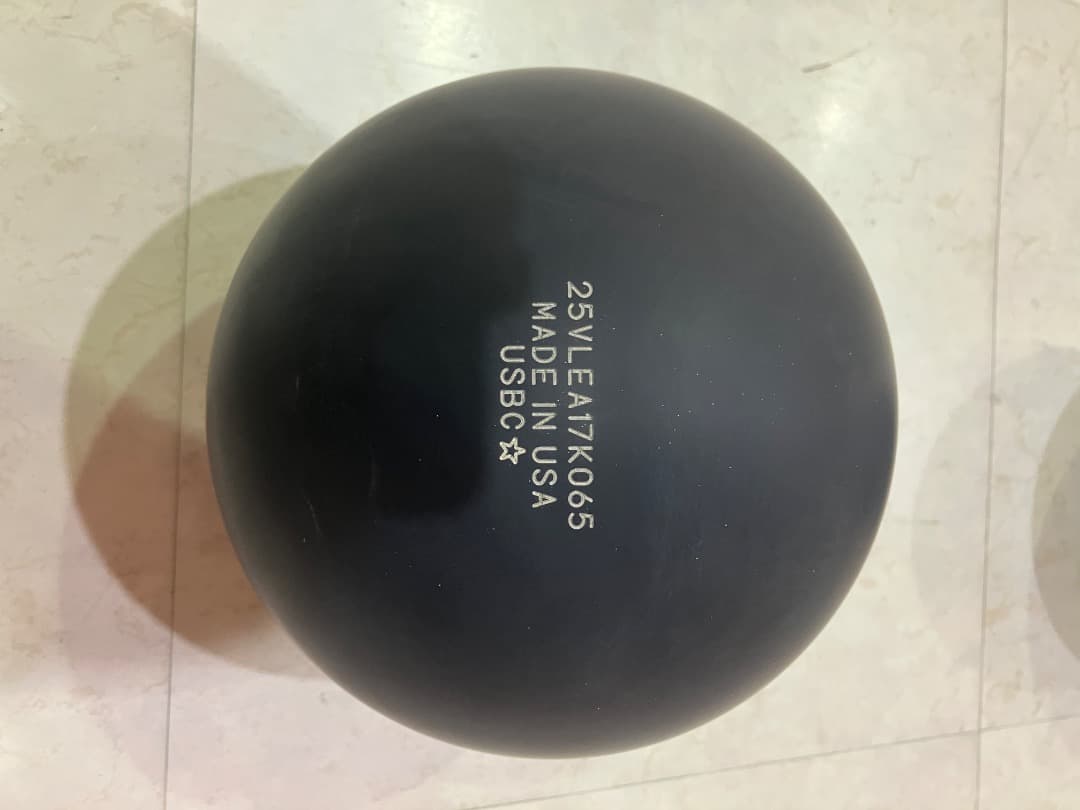 【ラニさん専用】LEVEL ボウリングボール　１５ポンド