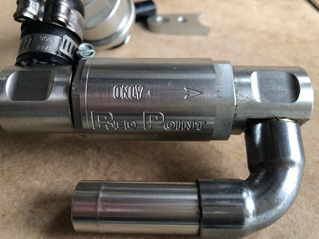 アバルト595 レッドポイント製　減圧バルブ　レデューサーキット