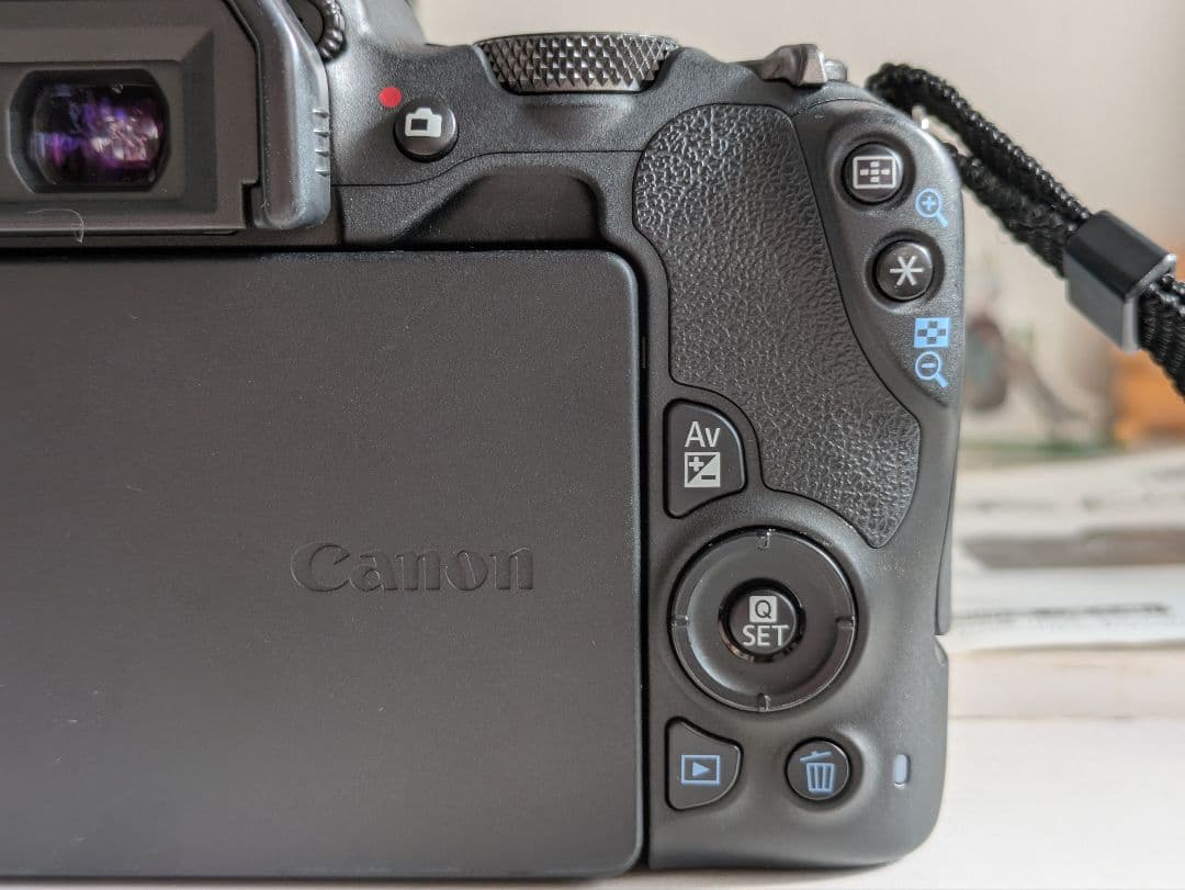 Canon EOS kiss X9　ダブルズームレンズキット