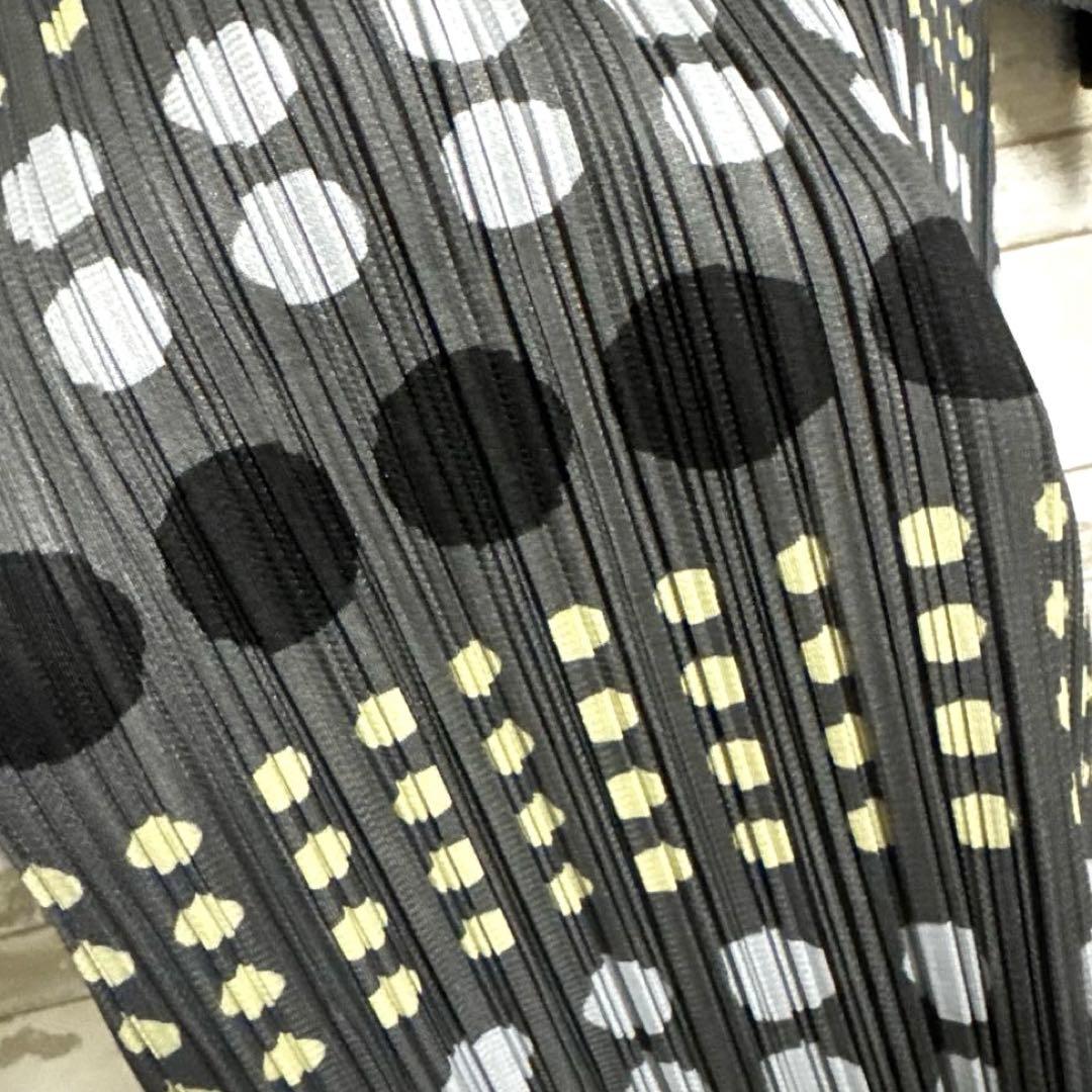 良品　プリーツプリーズ　Tシャツ　カットソー　グレー　ブラック　ドット　サイズ４