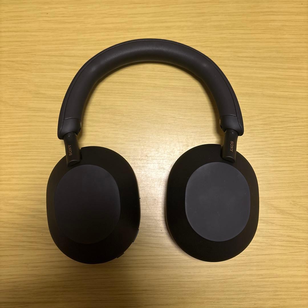 ソニーワイヤレスヘッドホン　WH-1000XM5 ブラック
