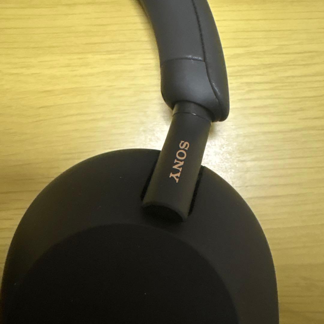 ソニーワイヤレスヘッドホン　WH-1000XM5 ブラック