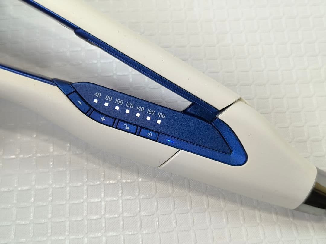 ヘアビューロン 3D Plus ストレート　リュミエリーナ　ヘアアイロン