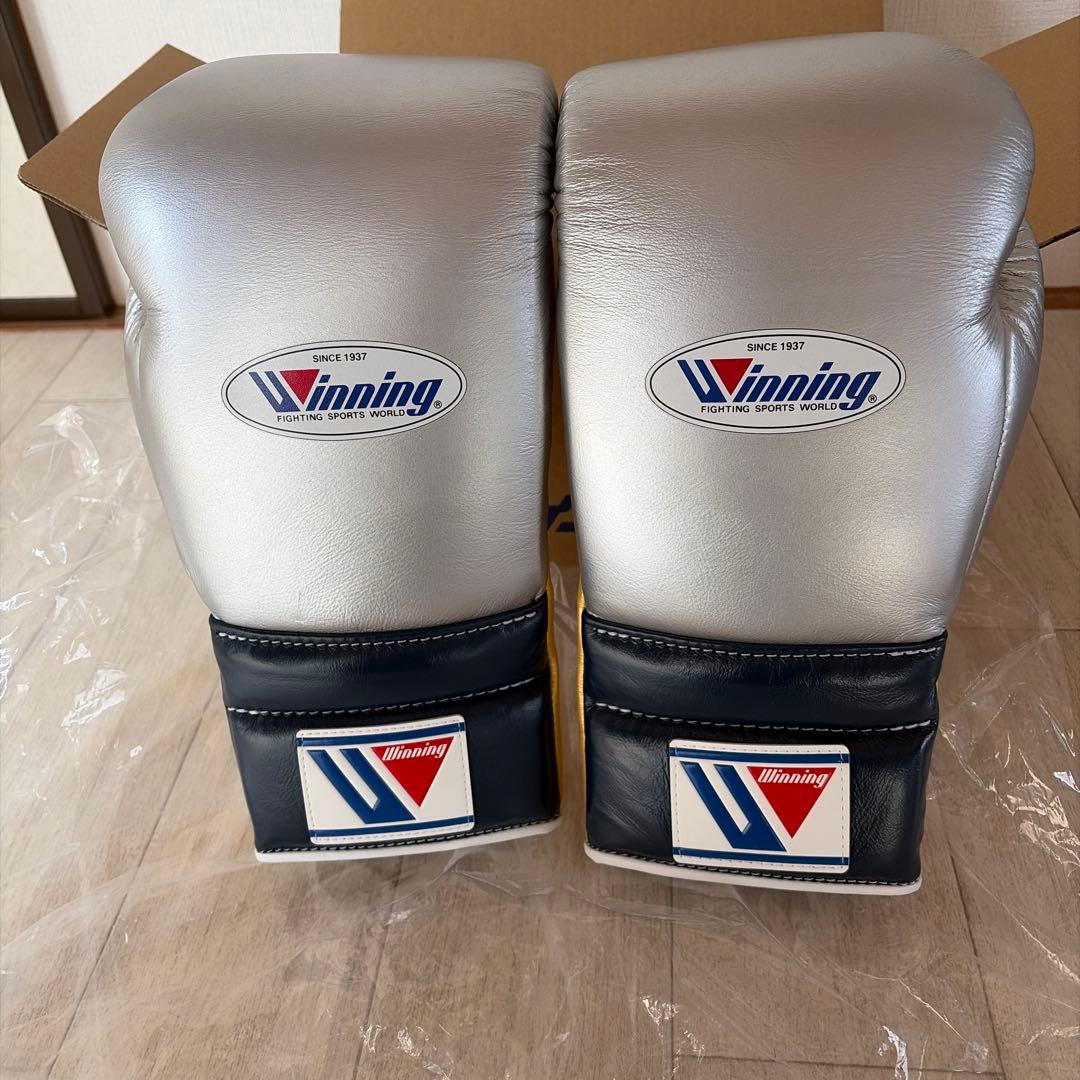は*ち様 新品Winning ボクシンググローブ 14 oz シルバー/ゴールド